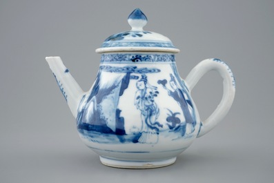 A Chinese blue and white teapot and cover, Yongzheng, 1723-1735